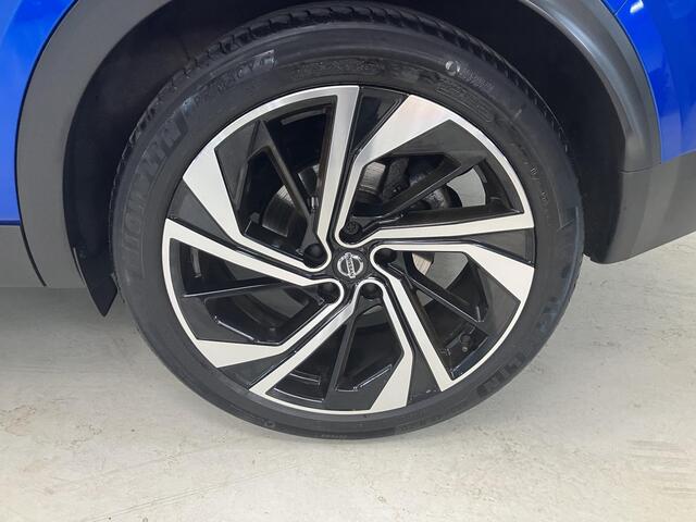 Nissan QASHQAI 1.3 MHEV Xtronic Tekna Plus / Eerste Eigenaar / Dealer Onderhouden / Afneembare Trekhaak 1800 KG / Lederen Bekleding / Bose Audio / Navigatie / Panoramadak / 360 Graden Camera / Elektrische Kofferbak / Elektrisch Verstelbare Stoel met Geheugen /