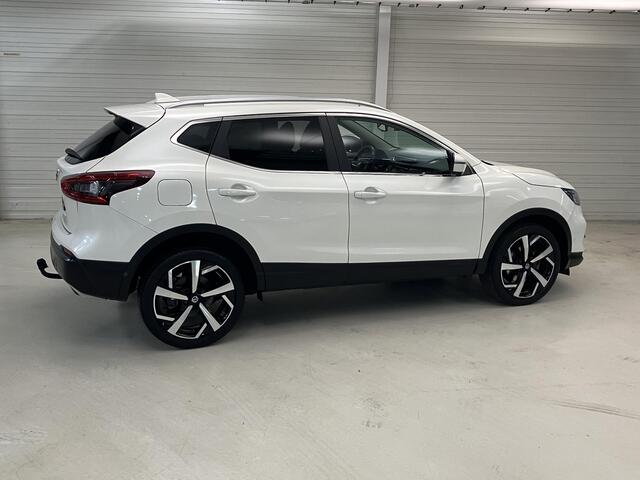 Nissan QASHQAI 1.3 DIG-T Tekna / Trekhaak (1500 kg) / All season banden / Automaat