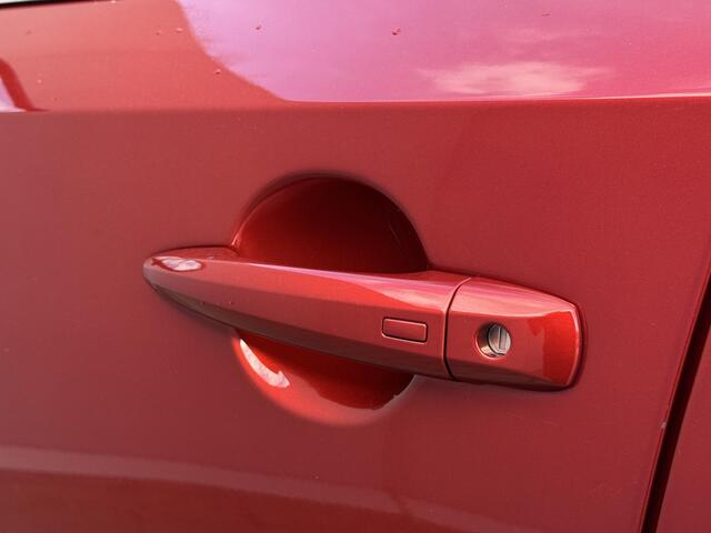 Nissan QASHQAI 1.3 MHEV Xtronic N-Connecta / Trekhaak ( 1.800 KG ) / All season banden / Panoramadak / Navigatie / Apple Carplay & Android Auto