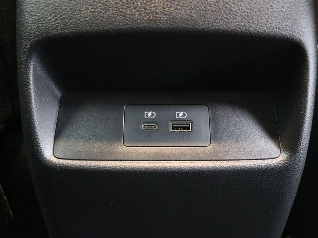 Nissan QASHQAI 1.3 MHEV Xtronic Tekna | Stoel, stuur en voorruitverwarming | Climate control | Two tone half leder | Elektrische achterklep | Pilot Assist | 1800KG trekgewicht! |