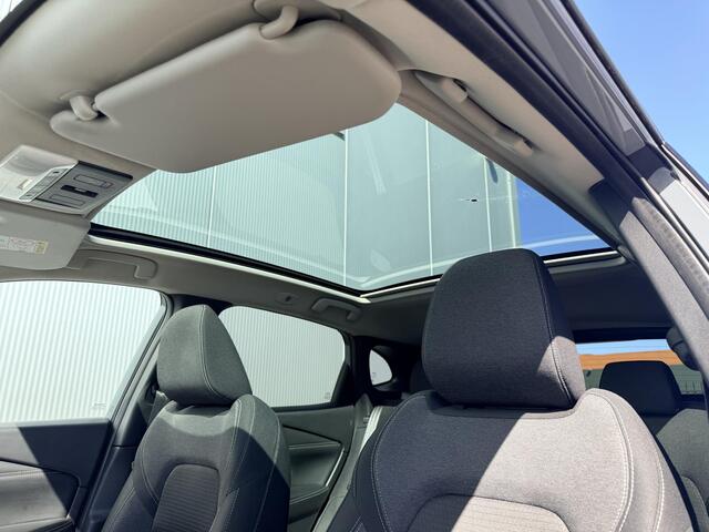 Nissan QASHQAI 1.3 MHEV Premiere Edition / Panoramadak / All Seasonbanden / Trekhaak 1.400 KG / Achteruitrijcamera / Navigatie / Elek. Achterklep / Climate Control / Adaptive Cruise Control /