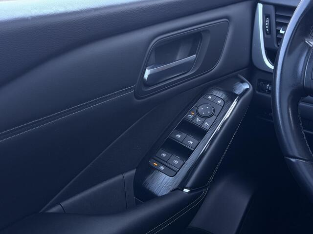 Nissan QASHQAI 1.3 MHEV Premiere Edition / Panoramadak / All Seasonbanden / Trekhaak 1.400 KG / Achteruitrijcamera / Navigatie / Elek. Achterklep / Climate Control / Adaptive Cruise Control /