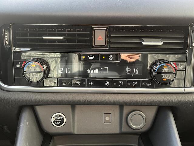 Nissan QASHQAI 1.3 MHEV Xtronic Tekna Plus / Panoramadak / Trekhaak (1800 KG) / Apple Carplay&Android Auto / Voorstoel Verwarming&Massage Functie / 360 Camera / Elektrische Achterklep /