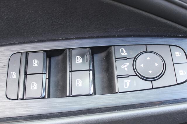 Nissan QASHQAI 1.3 MHEV Business Access 360 camera l Dodehoek sensor l Keyless entry l Stoelverwarming l AppleCarPlay/AndroidAuto l Navi l Airco l Cruise control