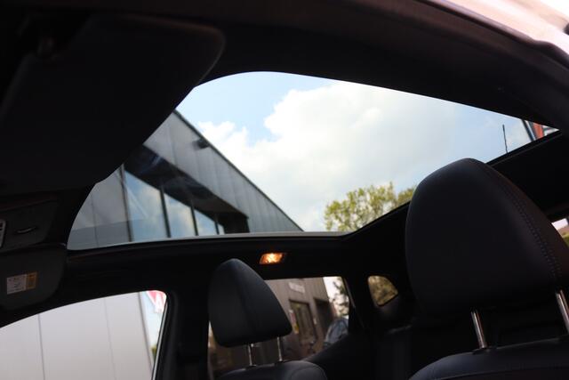 Nissan QASHQAI 1.2DIG-T 116PK Automaat N-Connecta Pano-dak/Stoelverwarming/Camera/Navigatie