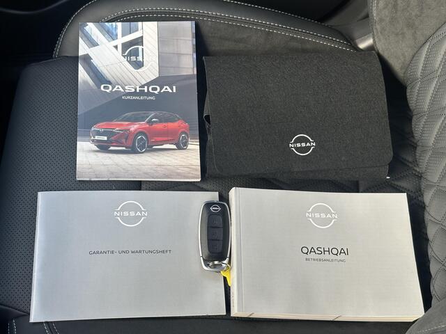 Nissan QASHQAI 1.3 MHEV Xtronic Tekna Plus Automaat / 1800kg Trekgewicht / Apple Carplay Android Auto / Bose Audio Installatie / Panorama Dak / Stoel,- Stuur en Voorruit Verwarming / Leder- Alcantara Interieur /