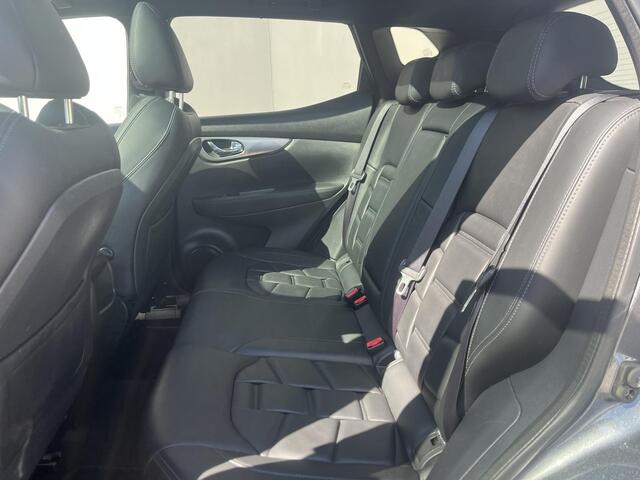 Nissan QASHQAI 1.3 DIG-T Tekna + / Dealeronderhouden / Trekhaak (1.500kg trekgewicht) / Panoramadak / Navigatie / Apple Carplay Android / Leder / Camera 360° / 19" Licht Metalen wielen /