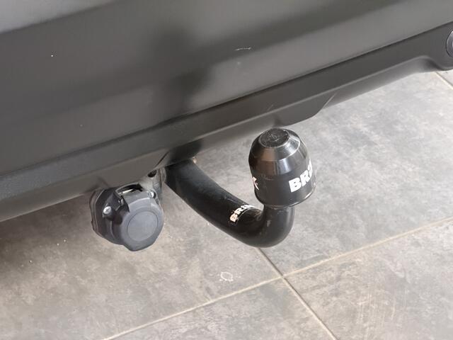 Nissan QASHQAI 1.2 Acenta lage km stand! | lmv 18 inch | leer/alcantara | trekhaak | cruise control