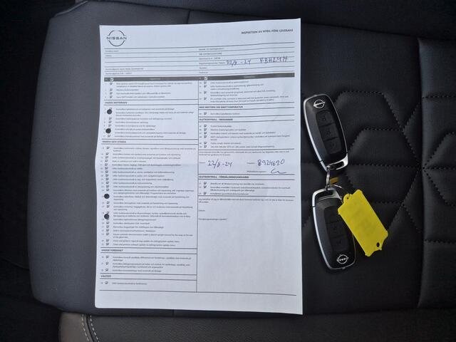 Nissan QASHQAI 1.5 e-Power Tekna / Fabrieksgarantie tot 05-2027<100.000 km / Cold Pack / Head Up Display / Elektrische achterklep / Rondomzicht camera / Stuur- Stoel & Voorruitverwarming / Adaptief cruise control / Draadloze telefoon lader / Apple Carplay Android Auto /