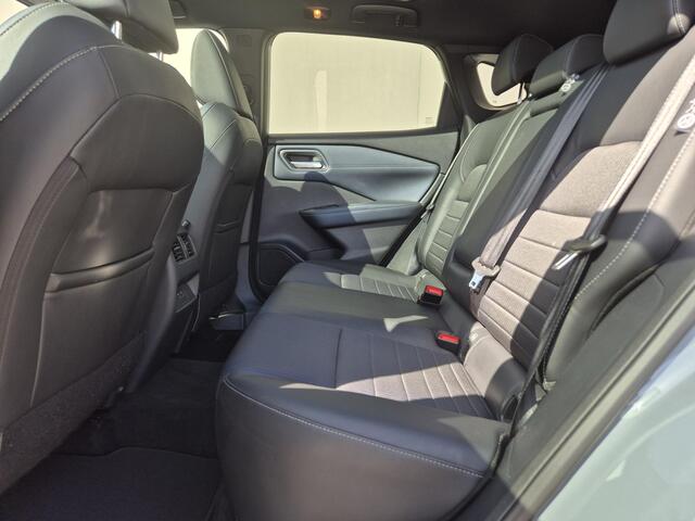 Nissan QASHQAI 1.3 MHEV Xtronic Tekna / Trekhaak afneembaar / Head Up Display / Panoramadak / Trekgewicht 1800 kg / Rondomzicht camera / Elektrische achterklep / Keyless Entry/Start / Apple Carplay Android Auto / Adaptief cruise control / Draadloze telefoon lader /