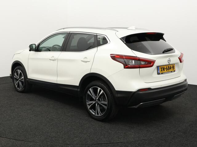 Nissan QASHQAI 1.2 N-Connecta Bluetooth, Cruise control, Parkeersensor voor en achter, Keyless entry, Navigatiesysteem full map, Rijstrooksensor Ruime en comfortabele SUV. Luxe N-Connecta uitvoering. Veel moderne opties. Ideaal voor gezin en lange afstanden.Hoge instap