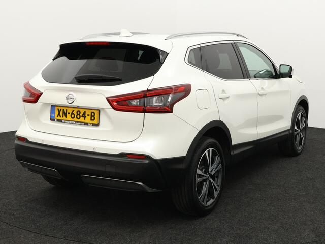 Nissan QASHQAI 1.2 N-Connecta Bluetooth, Cruise control, Parkeersensor voor en achter, Keyless entry, Navigatiesysteem full map, Rijstrooksensor Ruime en comfortabele SUV. Luxe N-Connecta uitvoering. Veel moderne opties. Ideaal voor gezin en lange afstanden.Hoge instap