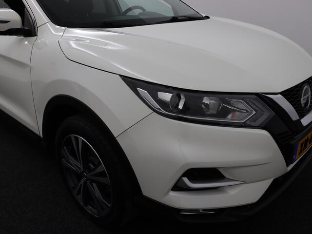 Nissan QASHQAI 1.2 N-Connecta Bluetooth, Cruise control, Parkeersensor voor en achter, Keyless entry, Navigatiesysteem full map, Rijstrooksensor Ruime en comfortabele SUV. Luxe N-Connecta uitvoering. Veel moderne opties. Ideaal voor gezin en lange afstanden.Hoge instap