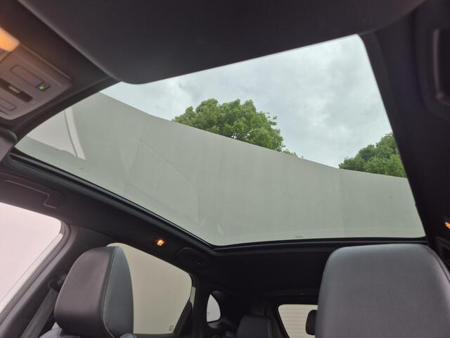 Nissan QASHQAI 1.3 MHEV Xtronic Tekna / Cold Pack & Design Pack / Trekgewicht 1800 kg / Head Up Display / Panoramadak / Stuur- Stoel & Voorruit verwarming / Rondomzicht camera / Adaptief cruise control / Elektrische achterklep / Apple Carplay Android Auto /