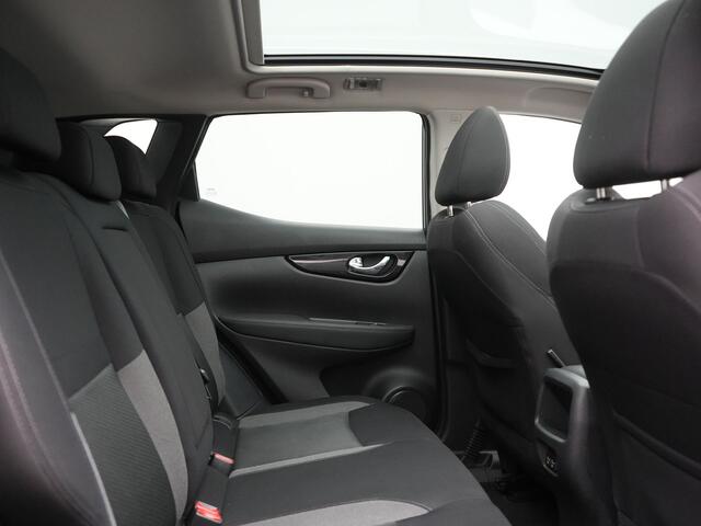 Nissan QASHQAI 1.3 DIG-T N-Connecta 160pk | Trekhaak Afn. | Panodak | 360 Camera | Stoelverwarming | Keyless | Apple Carplay | Navigatie | Cruise Control |