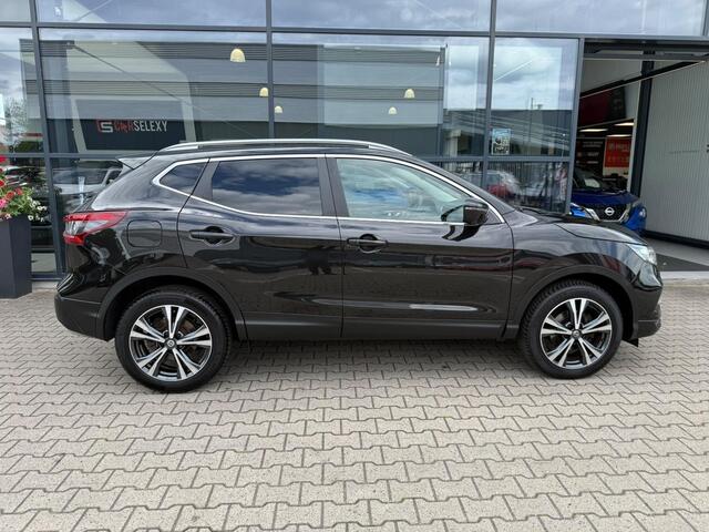 Nissan QASHQAI 1.2 N-Connecta *Panoramadak & Cruise Control*