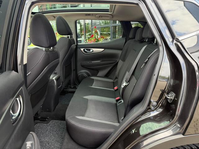 Nissan QASHQAI 1.2 N-Connecta *Panoramadak & Cruise Control*