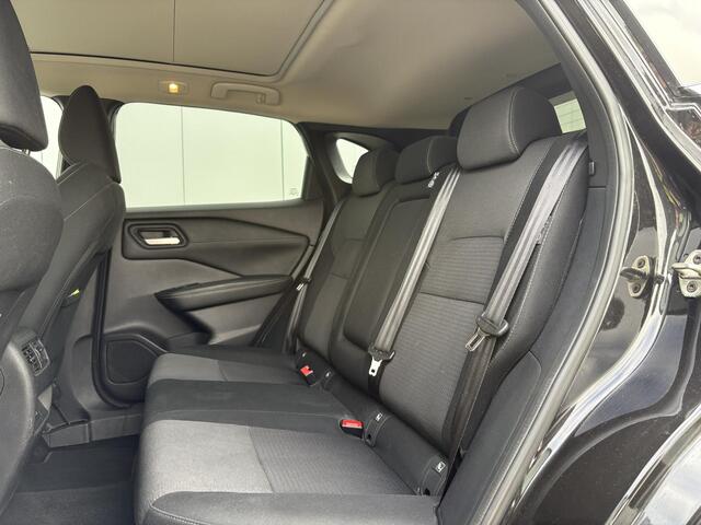 Nissan QASHQAI 1.3 MHEV N-Connecta / All-season banden / Trekhaak 1800kg geremd / Panorama dak / Apple Carplay/Android Auto / Navigatie / Airco /