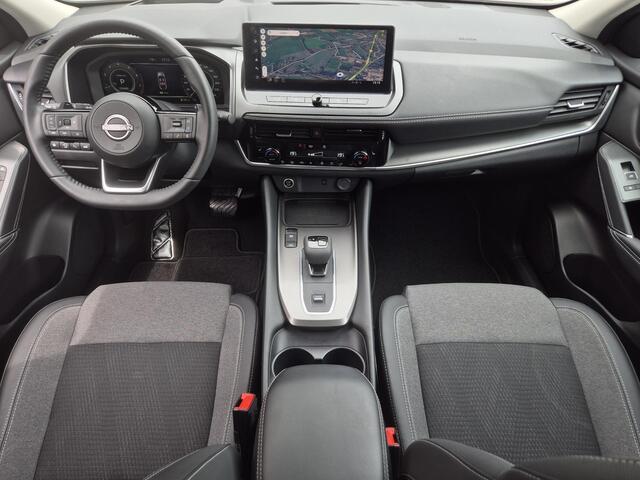 Nissan QASHQAI 1.3 MHEV Xtronic N-Connecta / Fabrieksgarantie tot 12-03-2028 / All season banden / Panoramadak / 1800kg Trekgewicht / Cold Pack & Pack Easy / Head Up Display / Rondomzicht camera / Adaptief cruise control / Draadloze telefoon lader /