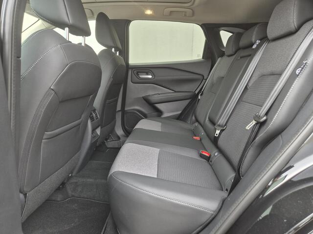 Nissan QASHQAI 1.3 MHEV Xtronic N-Connecta / Fabrieksgarantie tot 12-03-2028 / All season banden / Panoramadak / 1800kg Trekgewicht / Cold Pack & Pack Easy / Head Up Display / Rondomzicht camera / Adaptief cruise control / Draadloze telefoon lader /