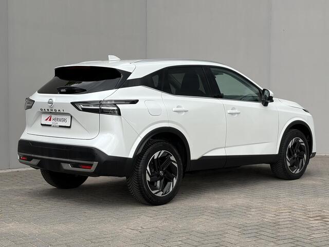 Nissan QASHQAI 1.3 MHEV Xtronic N-Connecta / Fabrieksgarantie tot 03-2028 / All season banden / Panoramadak / 1800kg Trekgewicht / Stoel & Stuurverwarming / Cold Pack & Pack Easy / Head Up Display / Rondomzicht camera / Adaptief cruise control / Draadloze telefoon lader