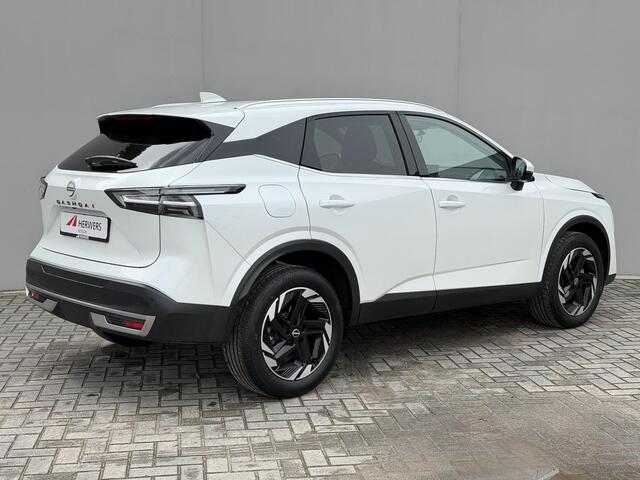 Nissan QASHQAI 1.3 MHEV Xtronic N-Connecta / Panoramadak / 1800kg Trekgewicht / Cold Pack / Dodehoek Detectie / Adaptieve Cruise / Head up display / 360 Camera / Stoel & Stuurwiel Verwarming /