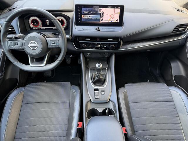 Nissan QASHQAI 1.3 MHEV Tekna / Trekhaak / Panoramadak / HUD / Elektr Bestuurders Stoel / Elektr. Achterklep /Apple CarPlay / Voorruitverwarming