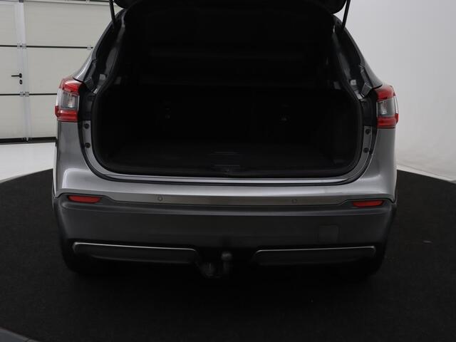 Nissan QASHQAI 1.3 DIG-T N-Connecta | Trekhaak | Panoramadak | 360 Camera | Keyless | Parkeerhulp | Navigatie | Cruise control | Climate control | Bluetooth | DAB