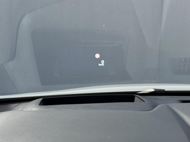 Nissan QASHQAI 1.3 MHEV Xtronic Tekna Plus / Fabrieksgarantie tot 9-2028 / Panorama dak / HUD / BOSE audio / Leder / Stuur- en stoelverwarming / 1.800 kg trekgewicht / Navigatie / Apple Carplay Android / 20" LM wielen & All Season banden /