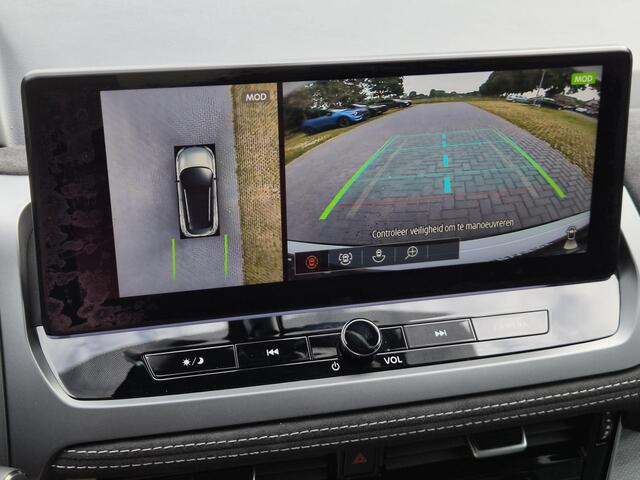 Nissan QASHQAI 1.3 MHEV Xtronic Tekna Plus / Fabrieksgarantie tot 10-2028 / Panoramadak / All season banden / Trekgewicht 1800 kg / Head Up Display / Bose Audio Systeem / Elektrische achterklep / Stuur- Stoel & Voorruit verwarming / Rondomzicht camera / Adaptief cruise 