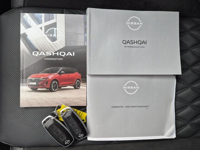 Nissan QASHQAI 1.3 MHEV Xtronic Tekna Plus / Fabrieksgarantie tot 10-2028 / Panoramadak / All season banden / Trekgewicht 1800 kg / Head Up Display / Bose Audio Systeem / Elektrische achterklep / Stuur- Stoel & Voorruit verwarming / Rondomzicht camera / Adaptief cruise 