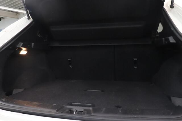 Nissan QASHQAI 1.3 DIG-T Tekna | Panoramadak | Trekhaak | 360° Camera | Climate control | AppleCarplay AndroidAuto |