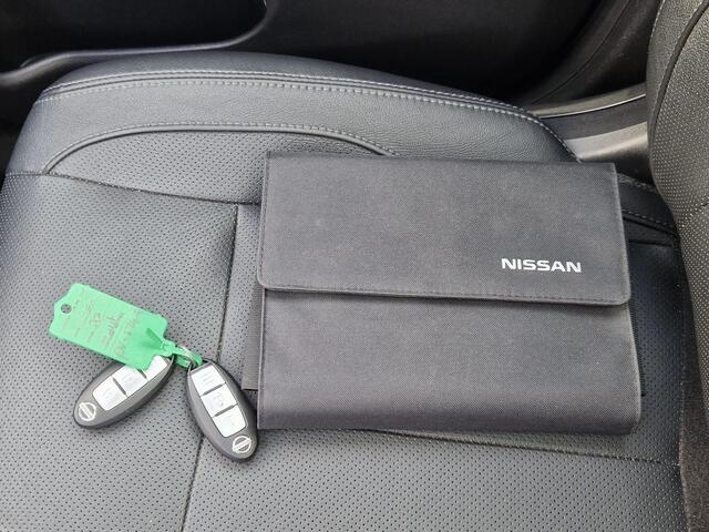 Nissan QASHQAI 1.6 Tekna / Pano / Trekhaak / All Seasons / Dealer Onderhouden / Cruise Control / Navigatie / 360 Camera / Stoelverwarming /
