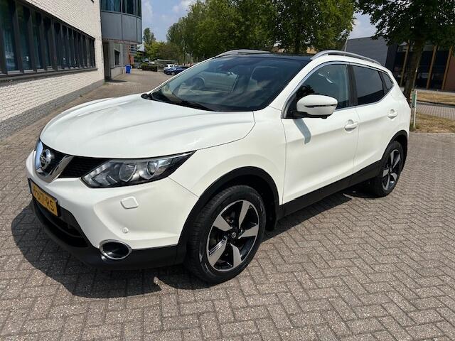 Nissan QASHQAI 1.2 N-Connecta PANO NAVI CAMERA TRHK.