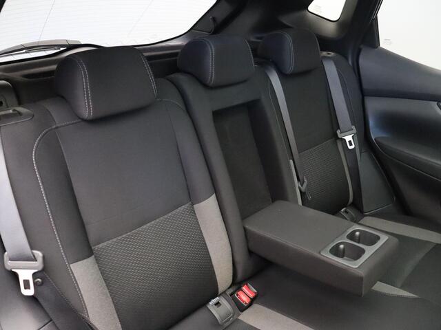 Nissan QASHQAI 1.3 DIG-T N-Connecta | Panoramadak | Trekhaak | Apple Carplay & Android Auto |