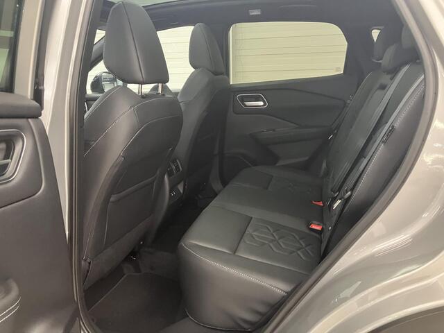 Nissan QASHQAI 1.5 e-Power Tekna / ¤4.000,- Nissan Voorraadvoordeel / Nieuw uit Voorraad Leverbaar / Lederen Bekleding / Panoramadak / Stoel- en Stuurverwarming / Google Maps Navigatie / Verwarmde Voorruit / HUD / Elektrische Kofferbak /