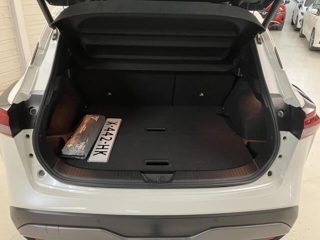 Nissan QASHQAI 1.3 MHEV Xtronic Business Executive / Automaat / Trekhaak / Dealeronderhouden/ Panoramadak