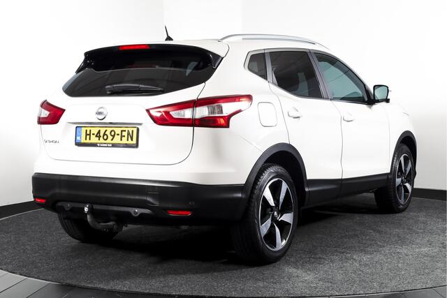 Nissan QASHQAI 1.2 116 PK N-Connecta | Panodak | Afn. Trekhaak | Cruise | 360 camera | PDC | NAV | Auto.Airco | LM 18" | All Seasons |