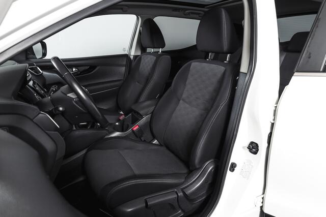 Nissan QASHQAI 1.2 116 PK N-Connecta | Panodak | Afn. Trekhaak | Cruise | 360 camera | PDC | NAV | Auto.Airco | LM 18" | All Seasons |