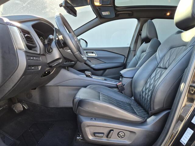 Nissan QASHQAI 1.3 MHEV Xtronic Tekna Plus / Dealer onderhouden / Elektrisch achterklep / All season banden / head-up display / Panoramadak / Apple Carplay Android Auto / Trekgewicht 1.400 kg / Keyless Entry/Start / rondomzicht camera / Stuur- Stoel & Voorruitverwarming /