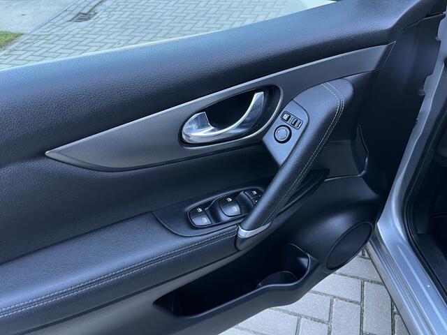 Nissan QASHQAI 1.2 Tekna + | Panoramadak | 360 camera | Parkeer assistent |