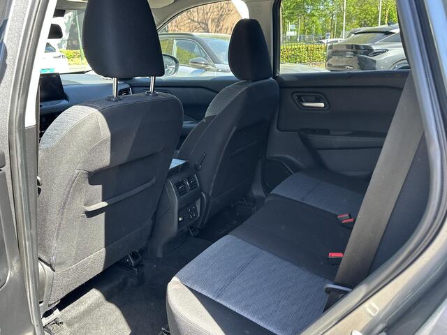 Nissan X-TRAIL N-Connecta Family Pack | VOLLEDIGE FABRIEKS GARANTIE TOT 03-2028 | VOOR & ACHTERSTOELEN VERWARMD | STUURWIEL VERWARMD | 7 PERSOONS! | KEYLESS | DODE HOEK | 360 CAMERA | APPLECARPLAY | ADAP. CRUISE |