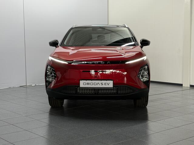 Omoda 5 EV Premium 61 kWh Heel compleet met schuifdak, lederen bekleding en rondom camera's