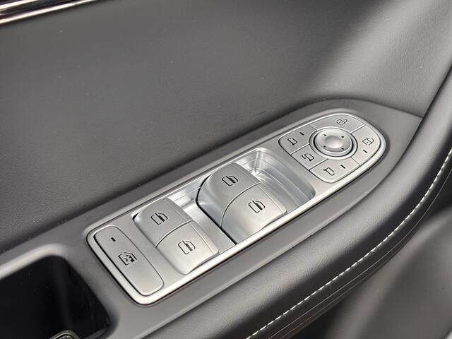 Omoda 5 SHS 1.6 T-GDi SHS-H Premium Full Hybride met Navigatie, Lederen bekleding en Camera Nu met 3000 euro Inruil/WK-voordeel