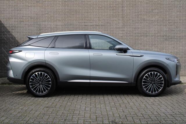 Omoda 9 1.5T-GDi SHS-P Premium Matte Grey, 20"LM velgen, Schuif/kanteldak, 360 Camera, 1.500 kg trekgewicht