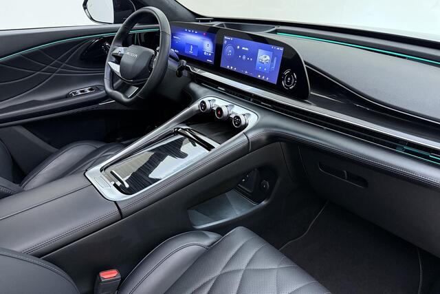 Omoda 9 SHS 1.5T-GDi SHS-P Premium 5p | Nog 6 jaar fabrieksgarantie | Tot 145 km volledig elektrisch rijden | Tot 1100 km gecombineerd rijden | 537 pk | Schuif/ kanteldak | Adaptive cruise control | Climate control | Lederen bekleding | Verwarmbare stoelen voor & achter | Apple Carplay/Android Auto