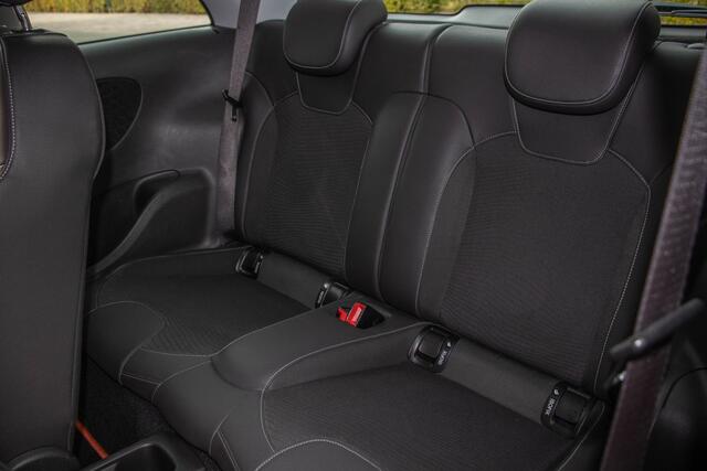 Opel ADAM 1.2 Jam, Carplay, Half leder, PDC, Navigatie, Bluetooth, Airco, Cruise control.