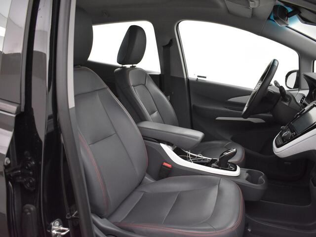 Opel AMPERA Ampera-E LAUNCH EXECUTIVE 60 KWH *INCL. BTW* + ADAPTIVE CRUISE / APPLE CARPLAY / BOSE / CAMERA / DAB