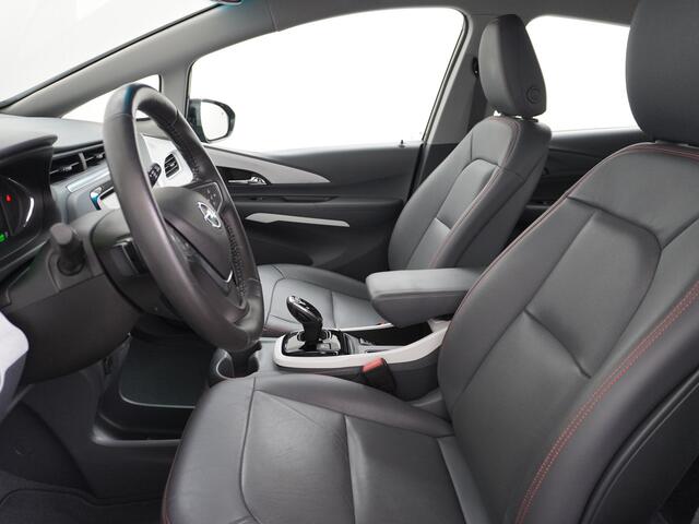 Opel AMPERA Ampera-e Business executive 60kWh Leder Apple Carplay Android Auto Bose®-Sound Cruise Control Ecc Camera Voorstoelen+Stuur verwarmd Keyless WiFi Xenon Verkeersbordlezer Led parkeer-assistent Sensor dodehoek DAB Dodehoek detector Unieke km stand!