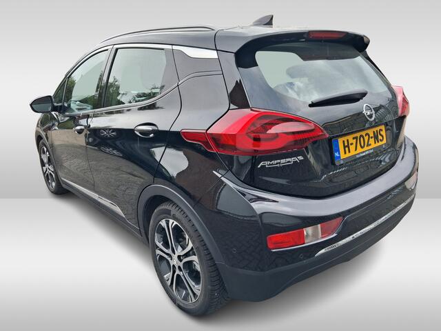 Opel AMPERA Ampera-e Business executive 60 kWh / Camera / Leder / Navigatie / Keyless / 17'' / Stoelverwarming V+A / Stuurverwarmd / Dodehoek / DAB / Cruise Control